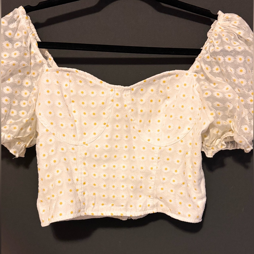 Crop top 🤍🌼
